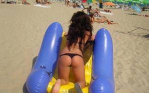 Leila, 23 in New York | Younger Adult Woman, Older Men