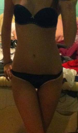 Celina (26) | North Carolina Adult Dating and Private Meetups