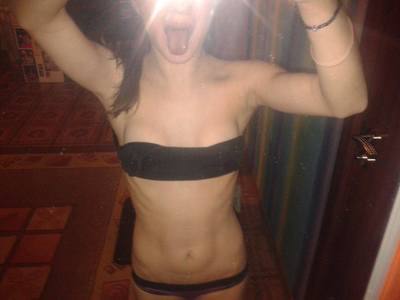 Reina, 25 in Virginia | Casual Dating and Private Chat