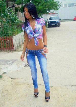 Meet Kailee (23) from Hawaii | Explicit Casual Dating