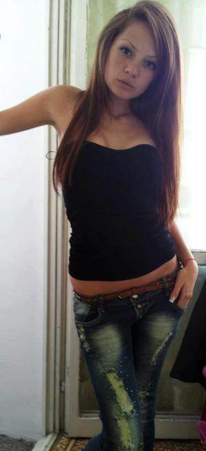 Kristin, 18, profile image for Rhode Island dating page