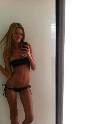 Sylvia (18) from Allentown, PA profile image