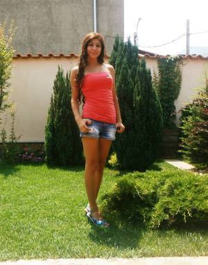 Meet Alena (27) from Arizona | Explicit Casual Dating