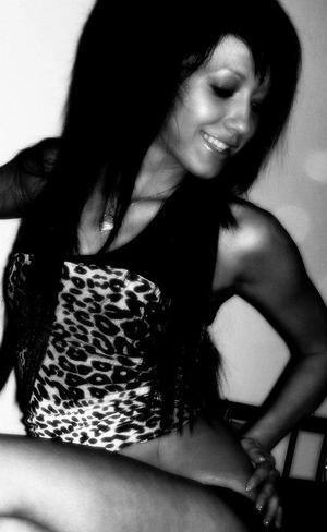 Meet Dixie (21) from New Jersey | Explicit Casual Dating