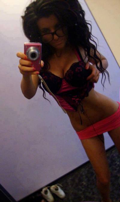 Meet Connie (19) from Utah | Explicit Casual Dating