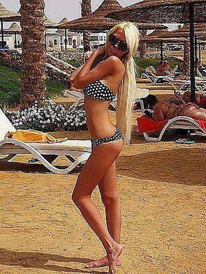 Meet Emely (27) from New York | Explicit Casual Dating