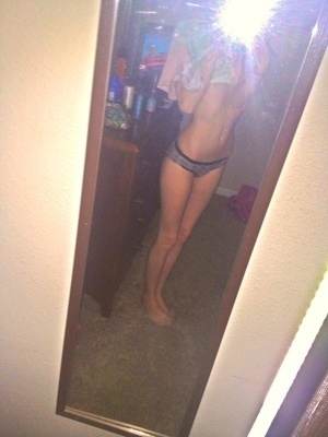 Photo of Darlene (21) from Jacksonville, FL dating profile