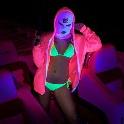 Amina, 28, casual dating profile photo in Round Lake Park, IL