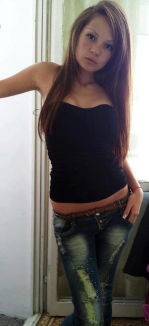 Raven from Pennsylvania is looking for adult webcam chat