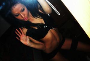 Mahalia from Hailey, Idaho is looking for adult webcam chat
