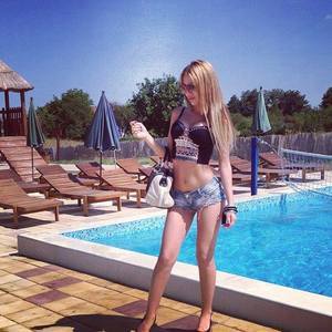 Looking for local cheaters? Take Joanna from New York home with you