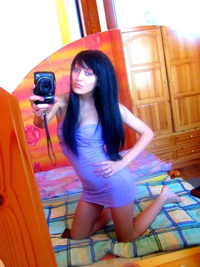 Dominica from Santa Venetia, California is looking for adult webcam chat