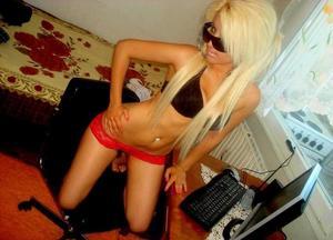 Dorthey from Hay Springs, Nebraska is looking for adult webcam chat