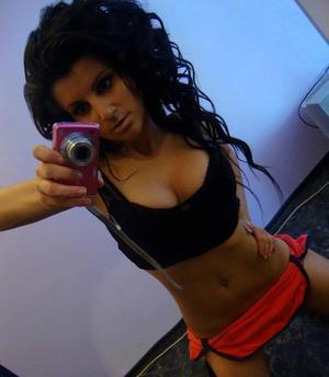 Nicole from Ohio is interested in nsa sex with a nice, young man