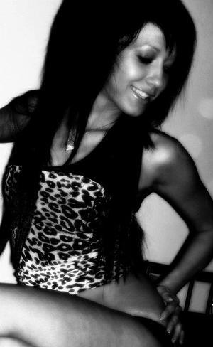 Marilyn from New York is looking for adult webcam chat