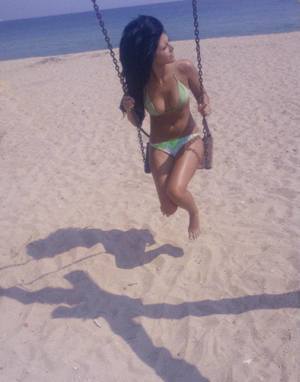 Looking for local cheaters? Take Allyson from New York home with you