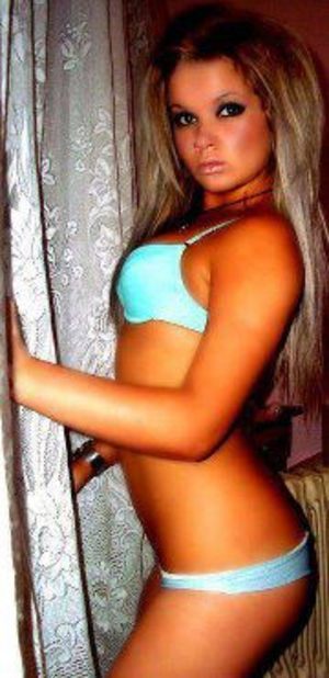 Hermine from Pearblossom, California is looking for adult webcam chat