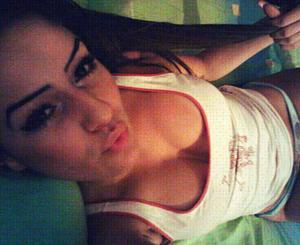 Nikki from California is looking for adult webcam chat
