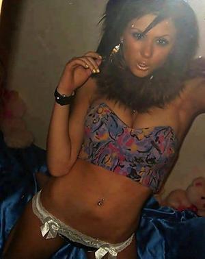 Looking for local cheaters? Take Veronica from British Colombia home with you