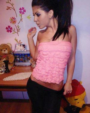 Looking for girls down to fuck? Riya from California is your girl