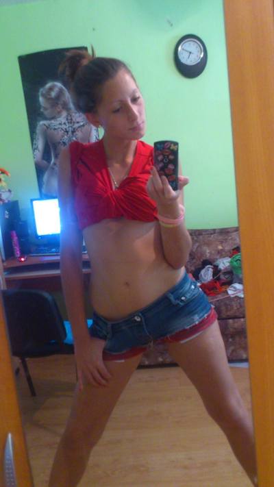 Meet local singles like Gloria from New York who want to fuck tonight
