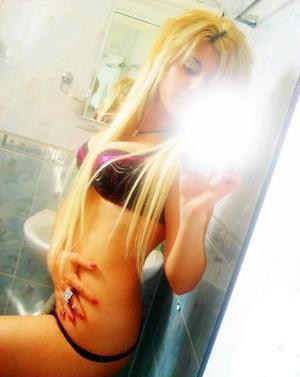 Lindsay from California is the best local fuck buddy you can ever find