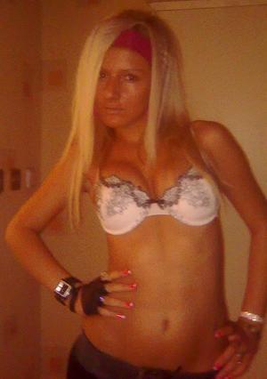 Meet local singles like Jacklyn from Hazelton, North Dakota who want to fuck tonight