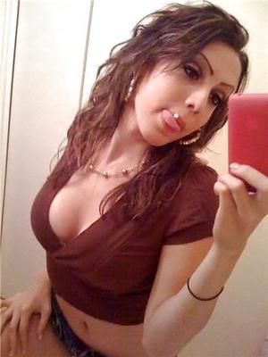 Looking for local cheaters? Take Ofelia from La Belle, Missouri home with you