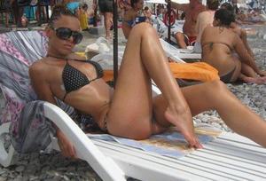 Bobette from Clearwater Beach, Florida is looking for adult webcam chat