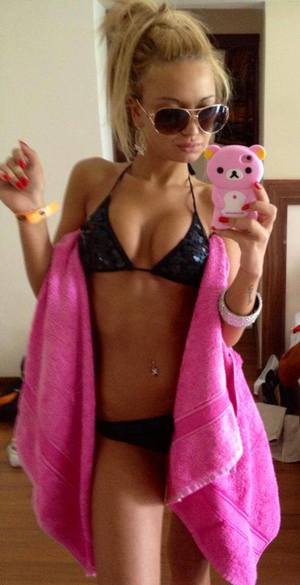 Melody from North Carolina is looking for adult webcam chat