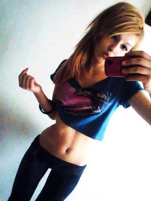 Claretha from Sandy Valley, Nevada is looking for adult webcam chat