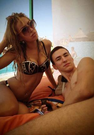 Looking for local cheaters? Take Julianna from Manitoba home with you