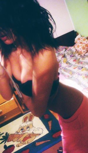 Escorts like Estrella are down to fuck you now!