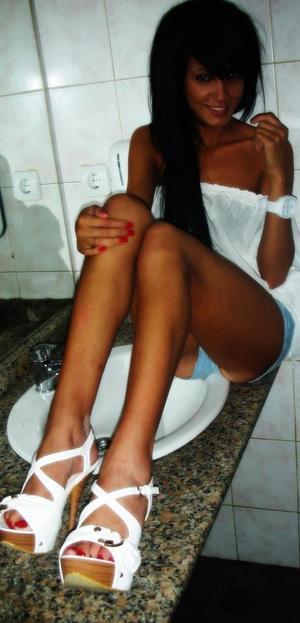 Meet local singles like Isabel from Missouri who want to fuck tonight