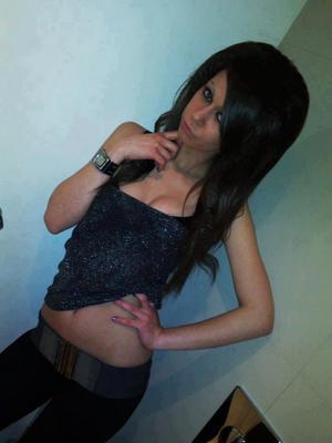 Rozella from Lesterville, South Dakota is looking for adult webcam chat