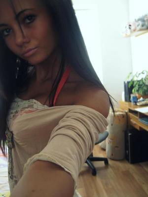 Amy from Connecticut is looking for adult webcam chat