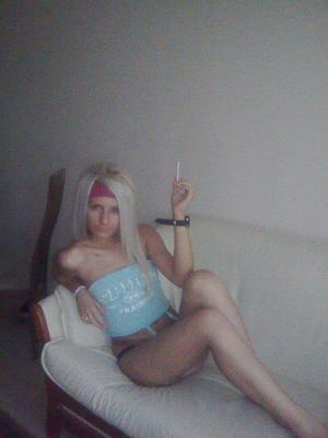 Kristie from Spanish Valley, Utah is interested in nsa sex with a nice, young man
