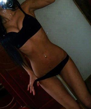 Meet local singles like Genoveva from North Rock Springs, Wyoming who want to fuck tonight