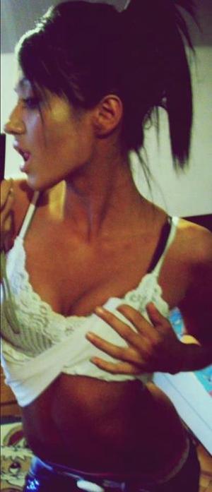 Meet local singles like Aleena from Wisconsin who want to fuck tonight