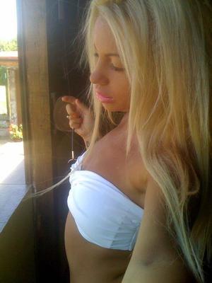 Glynis from Nebraska is looking for adult webcam chat