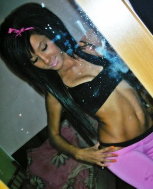 Isla is a cheater looking for a guy like you!