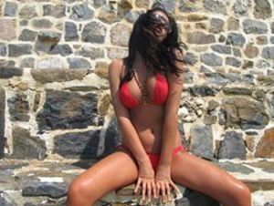 Alexandra from North Carolina is interested in nsa sex with a nice, young man